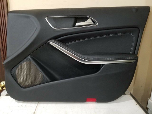 2016 MERCEDES BENZ GLA250 RIGHT FRONT DOOR PANEL