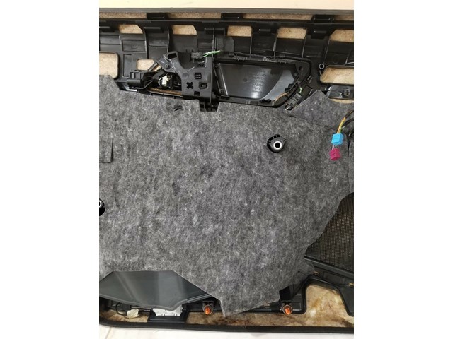 2016 MERCEDES BENZ GLA250 RIGHT FRONT DOOR PANEL