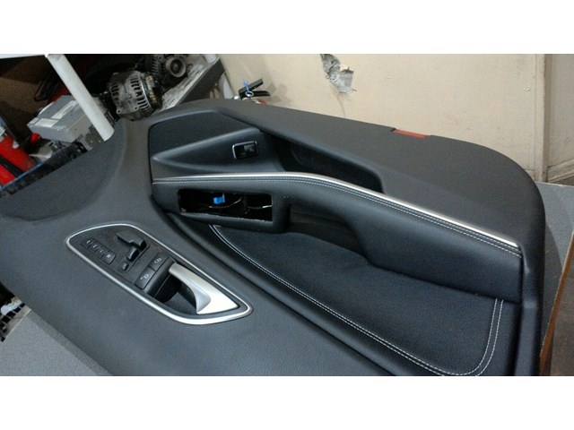 2016 MERCEDES BENZ GLA250 LEFT FRONT DOOR PANEL