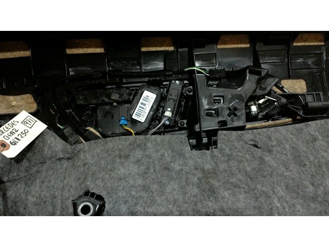 2016 MERCEDES BENZ GLA250 LEFT FRONT DOOR PANEL