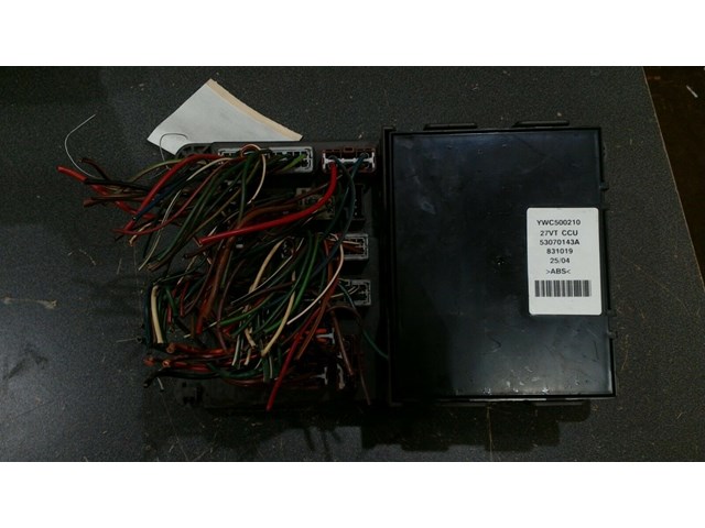 2004 2005 LAND ROVER FREELANDER 2.5L FUSE BOX & BCM P/N YWC500210