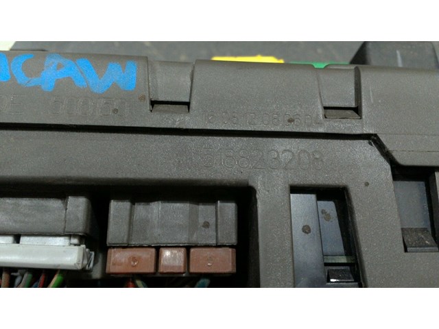 2004 2005 LAND ROVER FREELANDER 2.5L FUSE BOX & BCM P/N YWC500210