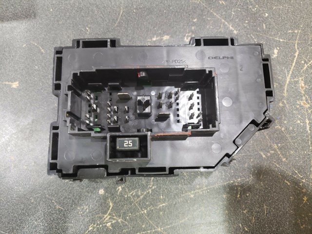 2010 CHEVY AVALANCHE INTERIOR FUSE BOX P/N 20828606
