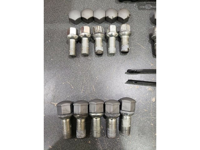 2016 AUDI A3 WHEEL LUG BOLTS LUG NUTS