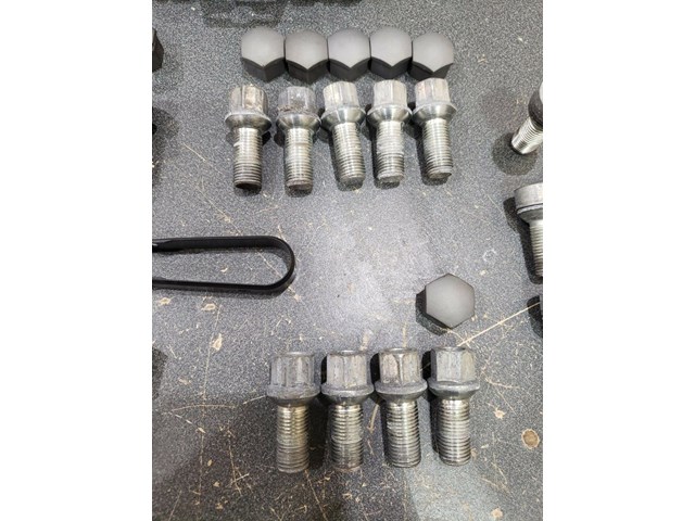 2016 AUDI A3 WHEEL LUG BOLTS LUG NUTS