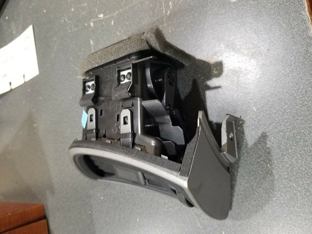 2013 2015 NISSAN SENTRA RIGHT SIDE A/C AIR VENT P/N 68760 3SG0A