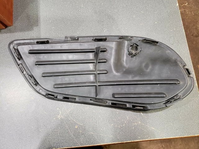 2015 MERCEDES BENZ C300 RIGHT SIDE LOWER BUMPER GRILLE P/N A2058854123