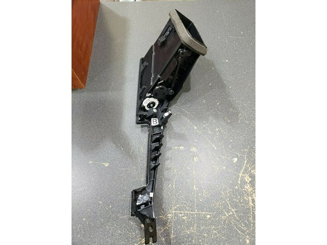 2017 INFINITI Q50 CENTER LEFT A/C AIR VENT P/N 68751 4GA0A