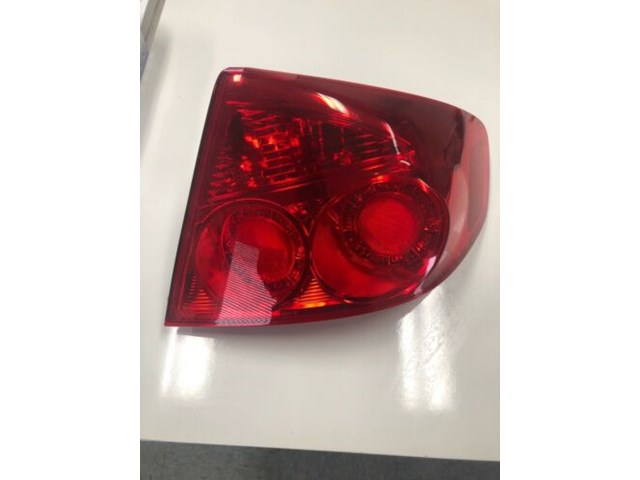 INFINITI G35 2005 2006 SEDAN RIGHT PASSENGER SIDE TAILLIGHT OEM