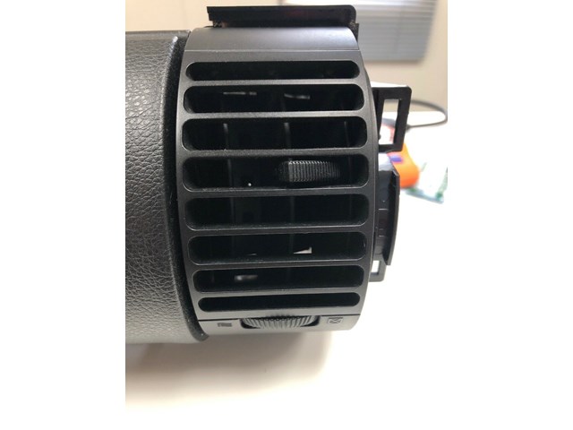 BLACK INSTRUMENT PANEL PASSENGER SIDE DASH FLIP DOOR NAVI DVD COVER TRIM OBG024