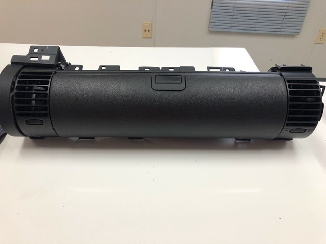 BLACK INSTRUMENT PANEL PASSENGER SIDE DASH FLIP DOOR NAVI DVD COVER TRIM OBG024