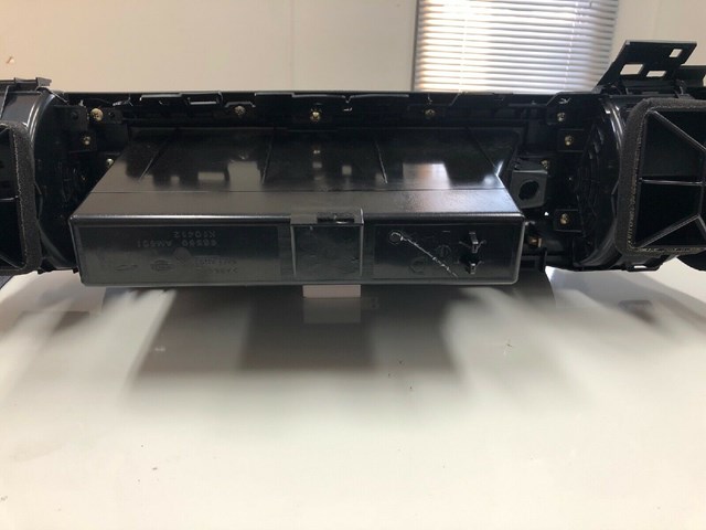 BLACK INSTRUMENT PANEL PASSENGER SIDE DASH FLIP DOOR NAVI DVD COVER TRIM OBG024