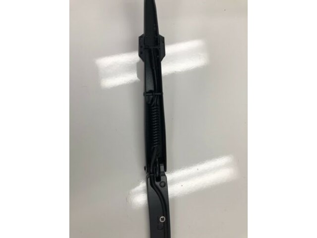 2005 Infiniti G35x 3.5L Passenger Right Front Windshield Wiper Arm longer one