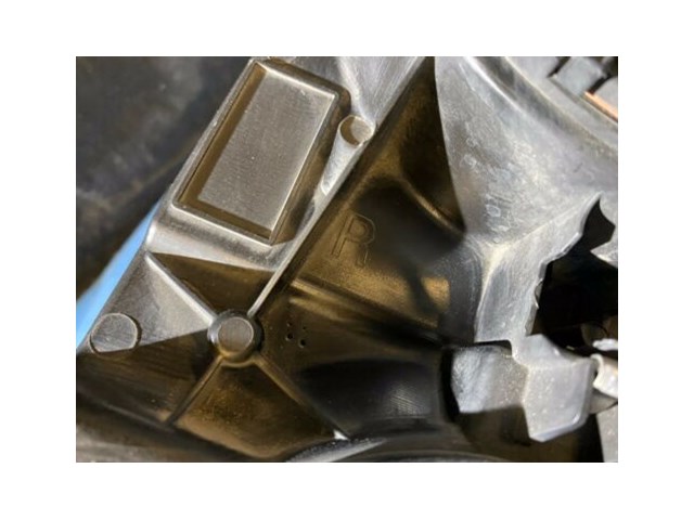 2014 2015 Chevrolet Silverado 1500 Right Passenger OEM Headlight Complete 14 15