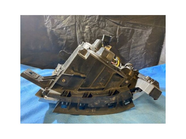 2014 2015 Chevrolet Silverado 1500 Right Passenger OEM Headlight Complete 14 15