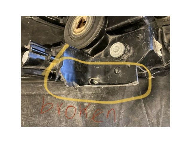 2009 - 2014 Nissan Maxima Halogen Headlight OEM RH (Passenger) - Used