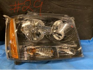 2007/2013 Chevrolet Avalanche Right Passenger Headlight 335-1141R-AF2