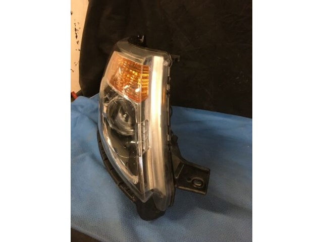 2011/ 2015 Ford Explorer Headlight RH Passenger Side Halogen OEM L31