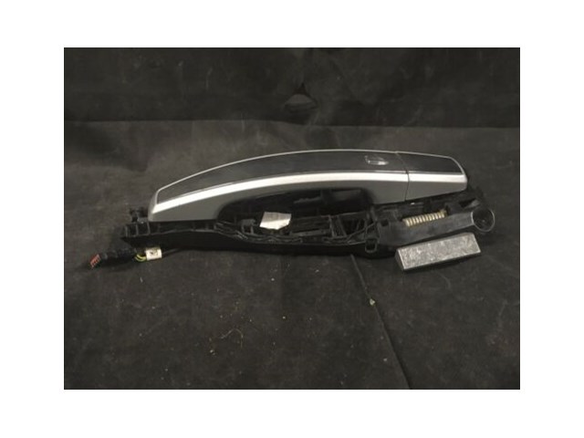 16/17 Chevy Impala RH Silver Ice Metallic Handle w/Chrome New OEM GM 13577716