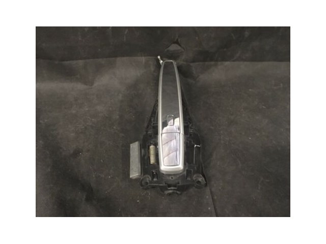 16/17 Chevy Impala RH Silver Ice Metallic Handle w/Chrome New OEM GM 13577716