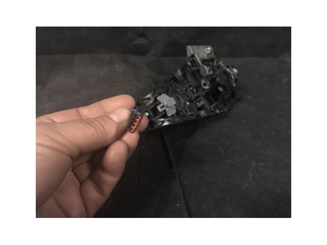 16/17 Chevy Impala RH Silver Ice Metallic Handle w/Chrome New OEM GM 13577716