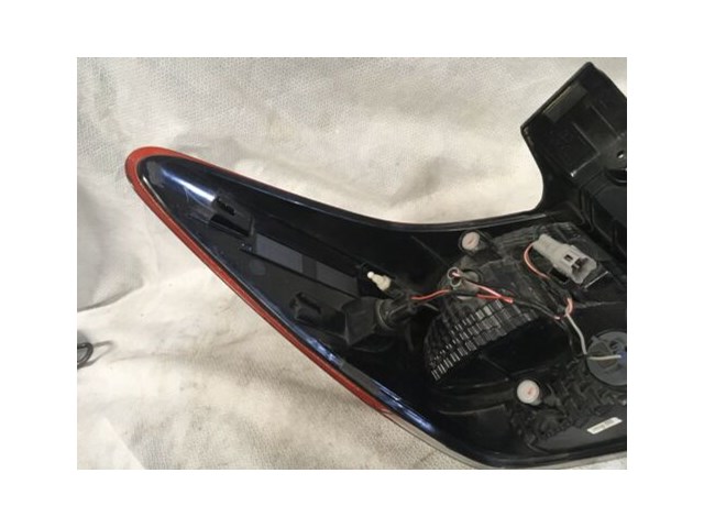 2017/2019 SUBARU IMPREZA 2.0L PASSENGER RH SIDE TAIL LIGHT OEM PART # FBM924-32