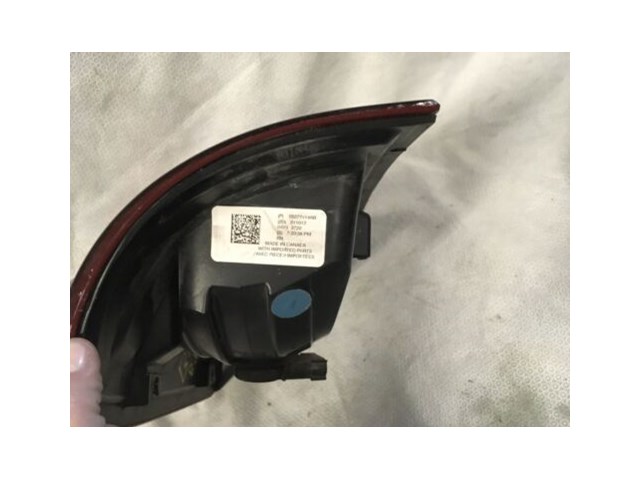 2013/2017  Ram 1500 Tail Light OEM /RH/LH (Driver) Passenger Pre-owned 50693b