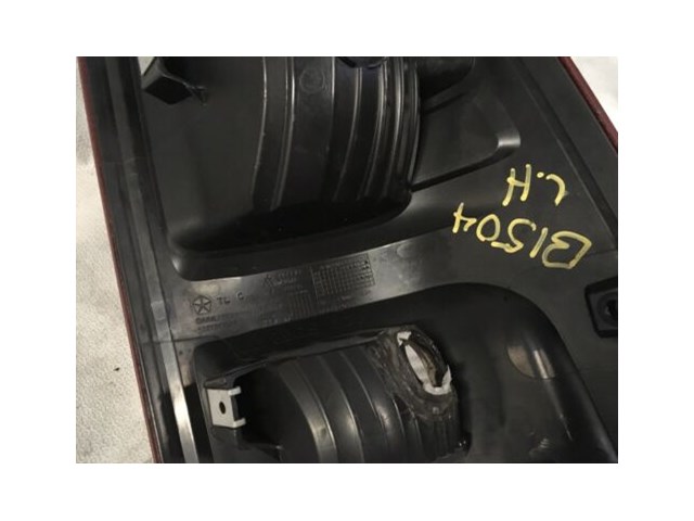 2013/2017  Ram 1500 Tail Light OEM /RH/LH (Driver) Passenger Pre-owned 50693b