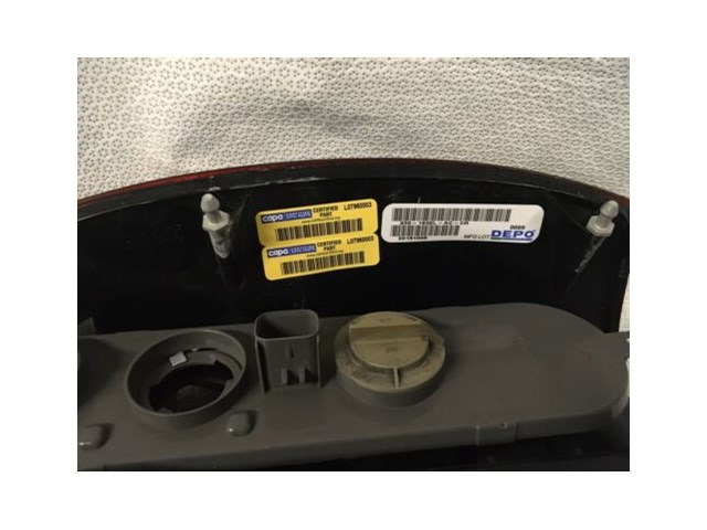2002/2004 JEEP LIBERTY  LEFT/DRIVER DEPO TAIL LIGHT 333-1932L-US Set Of Two