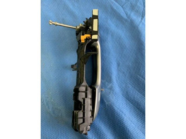 09-13 Toyota Highlander Front LH Door Handle Conventional Key Silver OEM