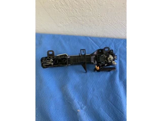 09-13 Toyota Highlander Front LH Door Handle Conventional Key Silver OEM