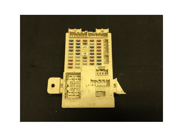 2015 HYUNDAI VELOSTER 95400-2V084 FUSE BOX 95400-2V061
