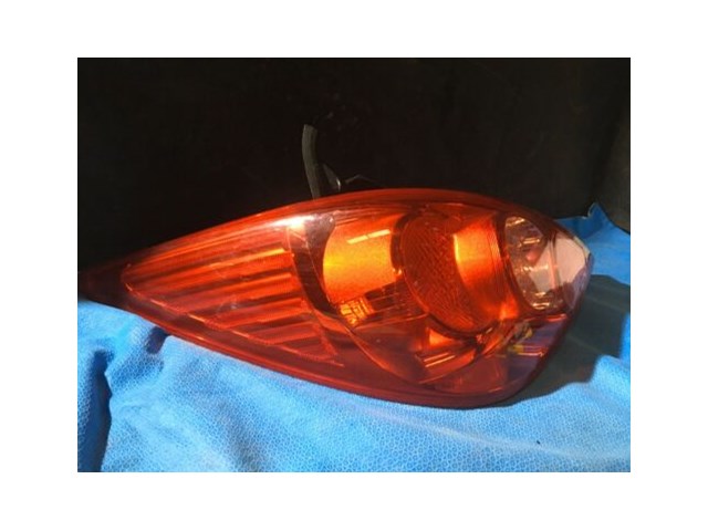2007 2011 NISSAN VERSA HATCHBACK LEFT DRIVER TAIL LIGHT OEM 2008 # 225000-03