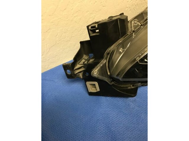 14 15 16 MAZDA 3 HATCHBACK & SEDAN HALOGEN HEADLIGHT LEFT DRIVER SIDE USED OEM