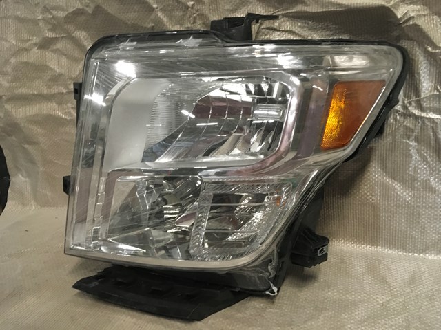 2016/2019 Nissan Titan Headlight Left driver side 