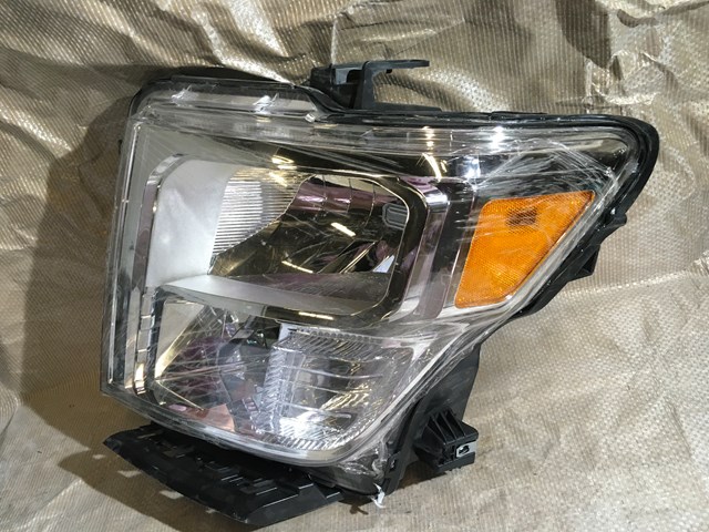 2016/2019 Nissan Titan Headlight Left driver side 