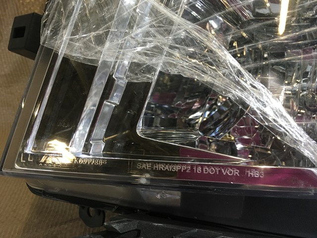 2016/2019 Nissan Titan Headlight Left driver side 