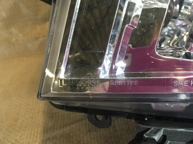 2016/2019 Nissan Titan Headlight Left driver side 