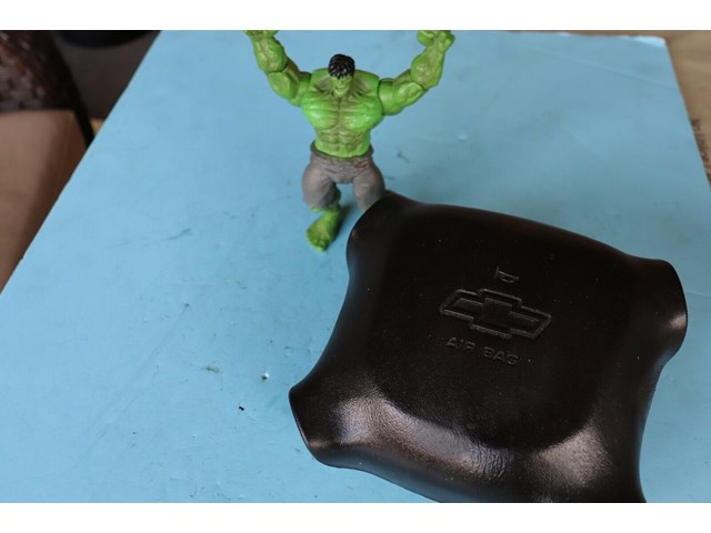 00-02 SUBURBAN SILVERADO TAHOE DRIVER STEERING WHEEL AIRBAG AIR BAG 16868414