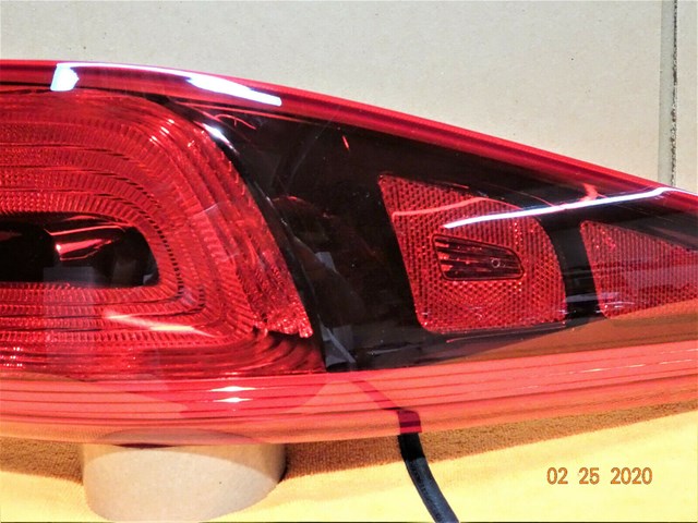  SPORTAGE TAILLIGHT 2017-2018-2019  DRIVERS SIDE  OEM NEW  PART# 92401-D9020