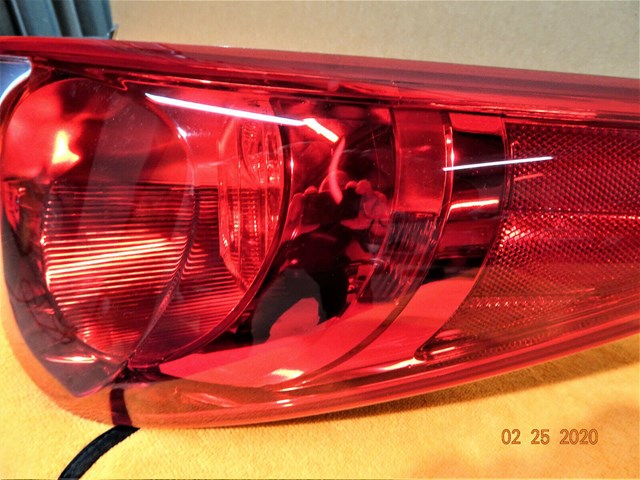 SONATA HYUNDI TAILLIGHT 2011-2012-2013-2014 PASSENGER SIDE OEM/USED 924023Q000