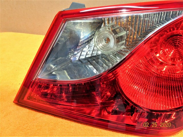 SONATA HYUNDI TAILLIGHT 2011-2012-2013-2014 PASSENGER SIDE OEM/USED 924023Q000