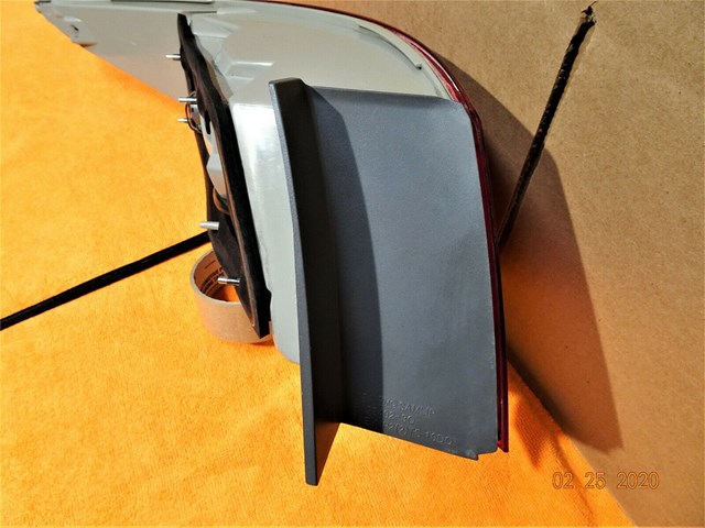 SONATA HYUNDI TAILLIGHT 2011-2012-2013-2014 PASSENGER SIDE OEM/USED 924023Q000