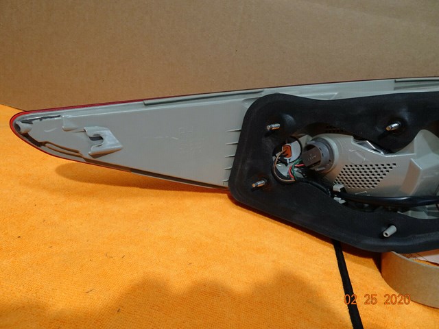 SONATA HYUNDI TAILLIGHT 2011-2012-2013-2014 PASSENGER SIDE OEM/USED 924023Q000