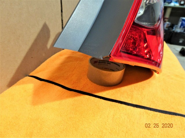 SONATA HYUNDI TAILLIGHT 2011-2012-2013-2014 PASSENGER SIDE OEM/USED 924023Q000