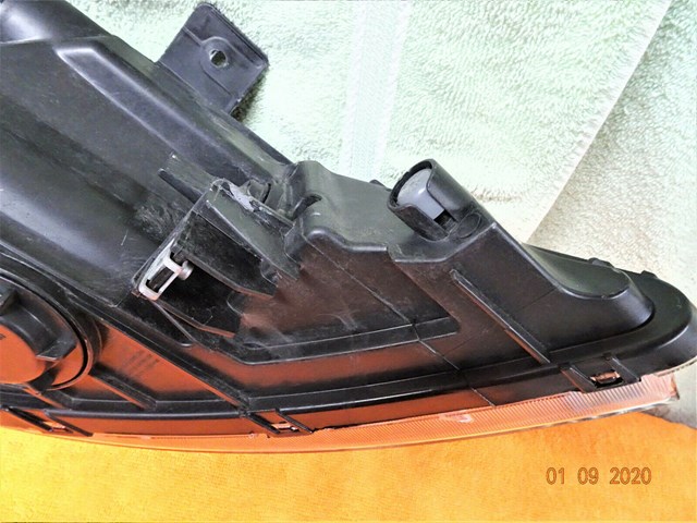 SPORTAGE KIA 2011-2013 LED HEADLIGHT DRIVERS SIDE W/BULBS OEM USED# 92101-3W-151