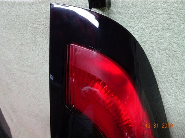 SOUL KIA 2015-2019 TAILLIGHT PASSENGER SIDE WITH BULBS OEM USED PART#92402-B2010