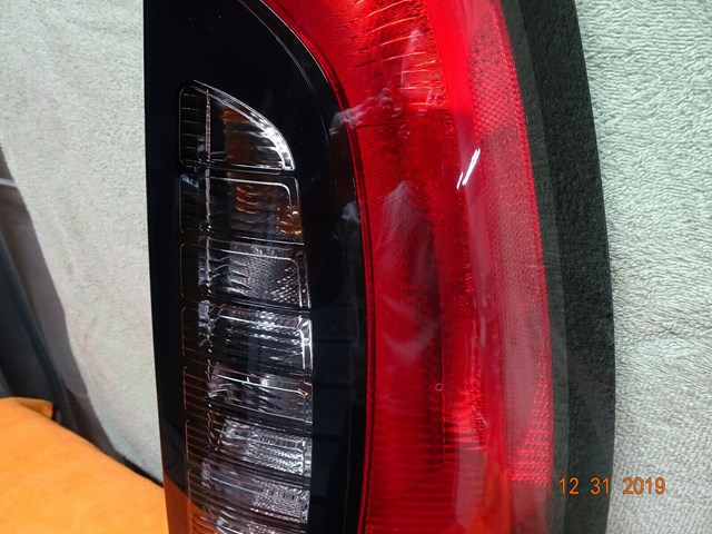 SOUL KIA 2015-2019 TAILLIGHT PASSENGER SIDE WITH BULBS OEM USED PART#92402-B2010