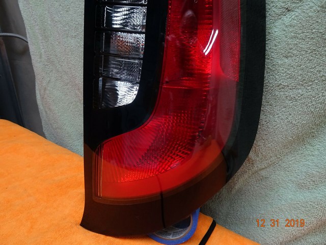 SOUL KIA 2015-2019 TAILLIGHT PASSENGER SIDE WITH BULBS OEM USED PART#92402-B2010