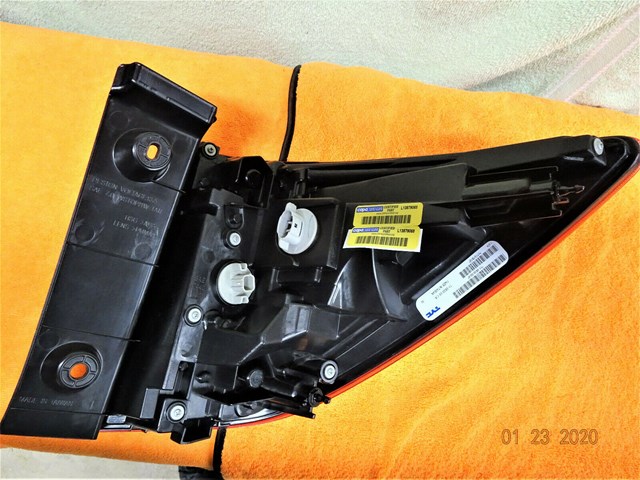 Honda PILOT 2016-2018 TAILLIGHT DRIVERS SIDE WITH BULBS TYC NEW